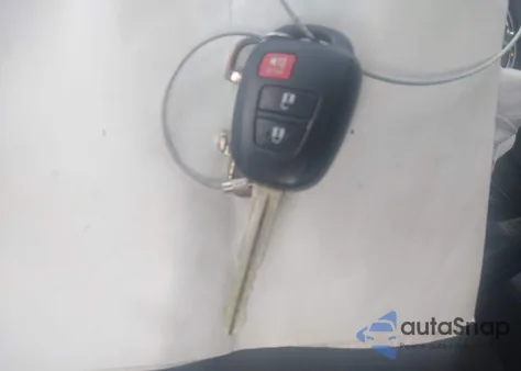 2017 Toyota Rav4 Xle z USA, uszkodzony, nr VIN 2T3WFREVXHW320600